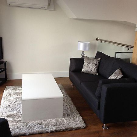 Max Serviced Apartments Commercial Road Londra Exterior foto