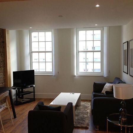 Max Serviced Apartments Commercial Road Londra Exterior foto