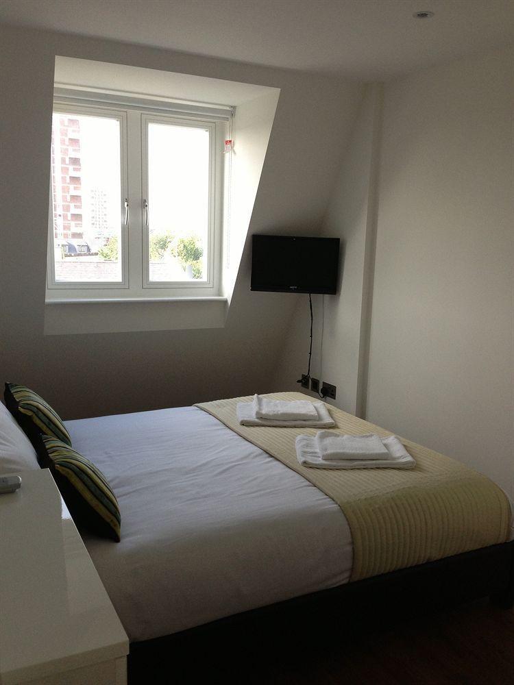 Max Serviced Apartments Commercial Road Londra Exterior foto